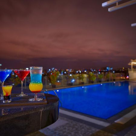Davanam Sarovar Portico Suites Bangalore Exteriör bild