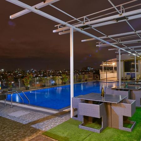 Davanam Sarovar Portico Suites Bangalore Exteriör bild