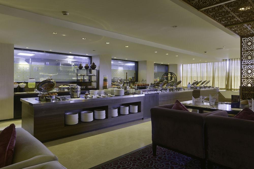 Davanam Sarovar Portico Suites Bangalore Exteriör bild