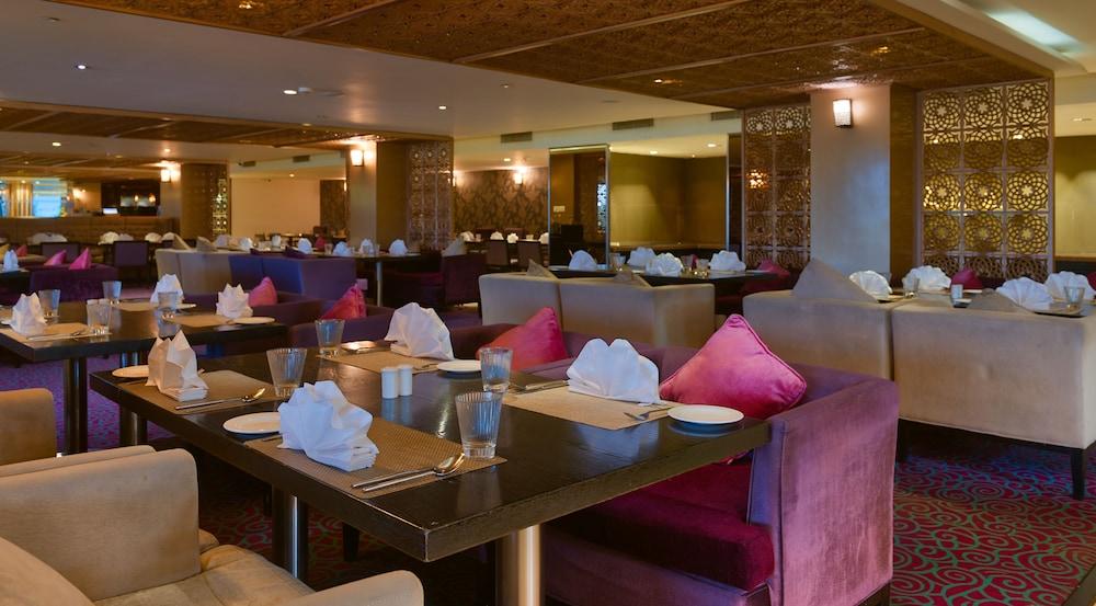 Davanam Sarovar Portico Suites Bangalore Exteriör bild