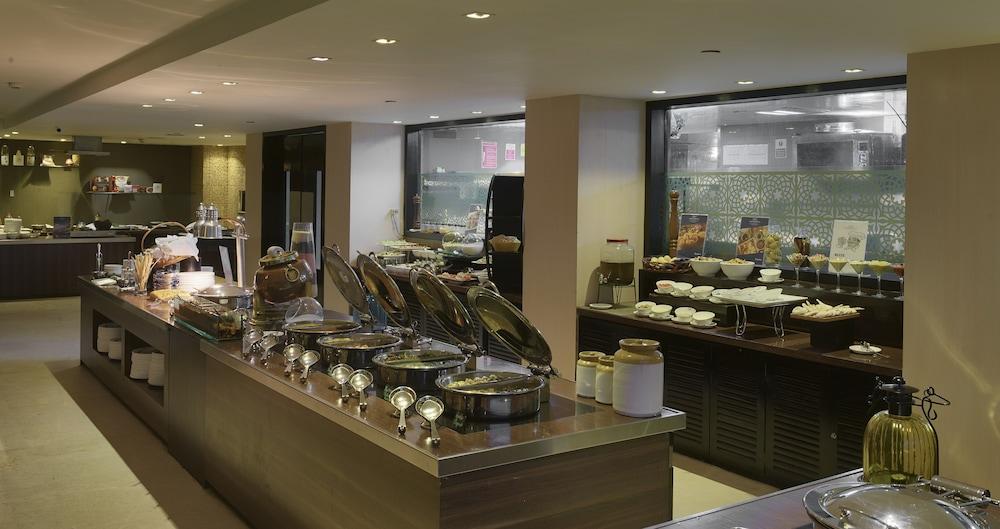 Davanam Sarovar Portico Suites Bangalore Exteriör bild