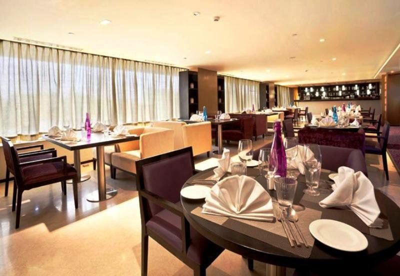 Davanam Sarovar Portico Suites Bangalore Exteriör bild