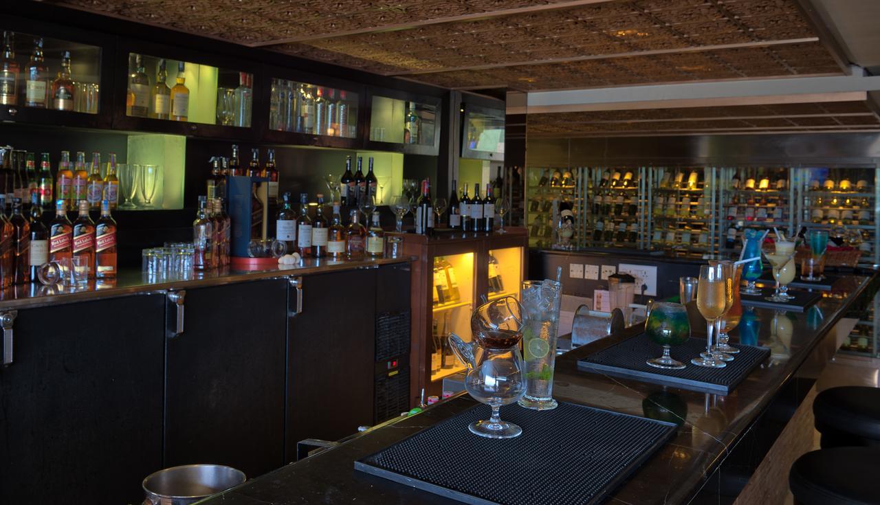 Davanam Sarovar Portico Suites Bangalore Exteriör bild