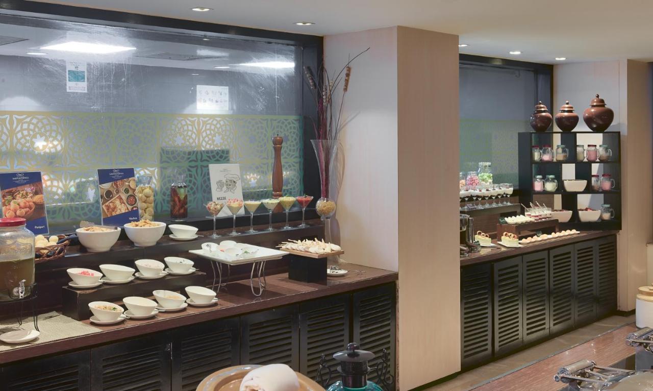 Davanam Sarovar Portico Suites Bangalore Exteriör bild