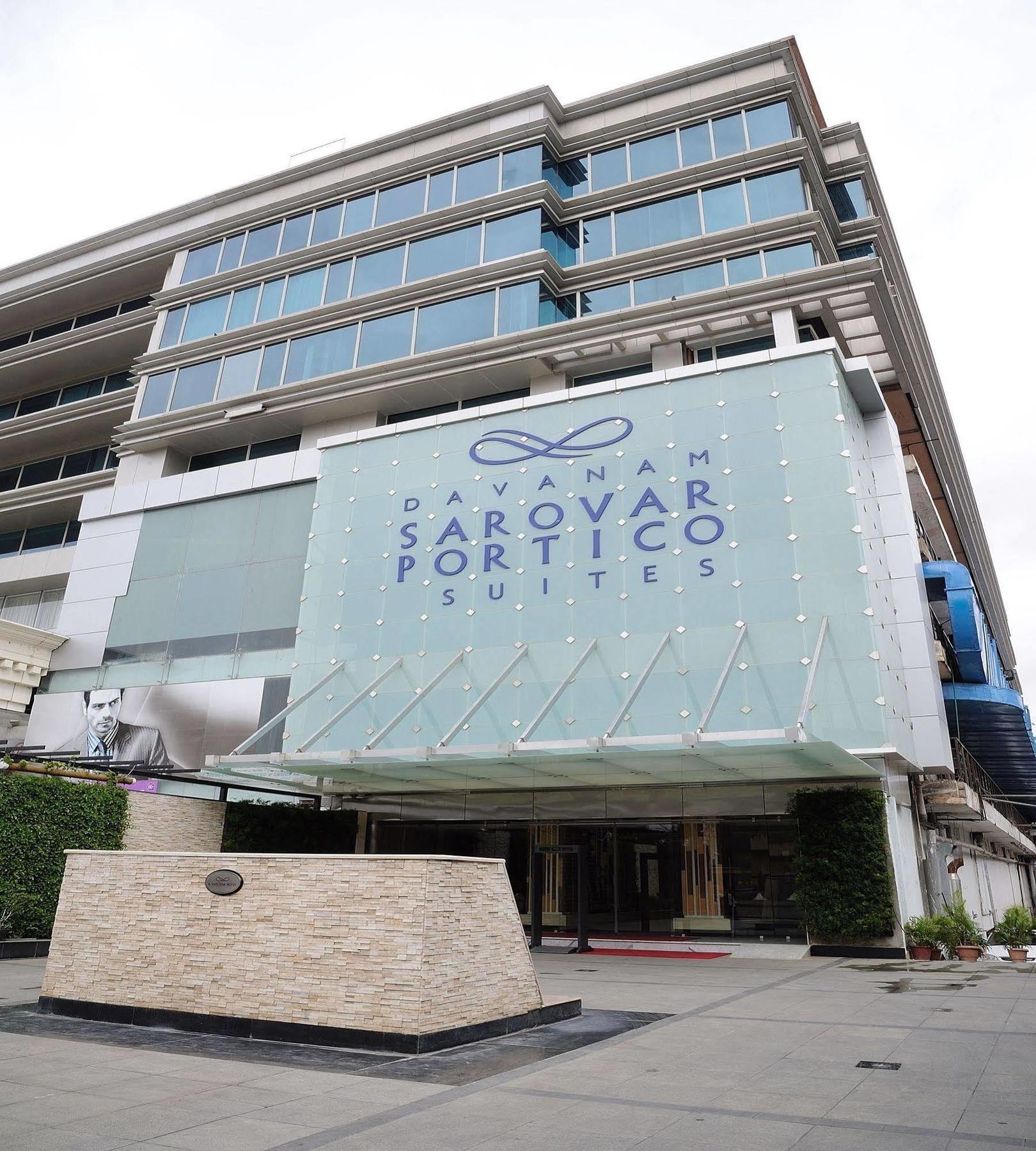 Davanam Sarovar Portico Suites Bangalore Exteriör bild