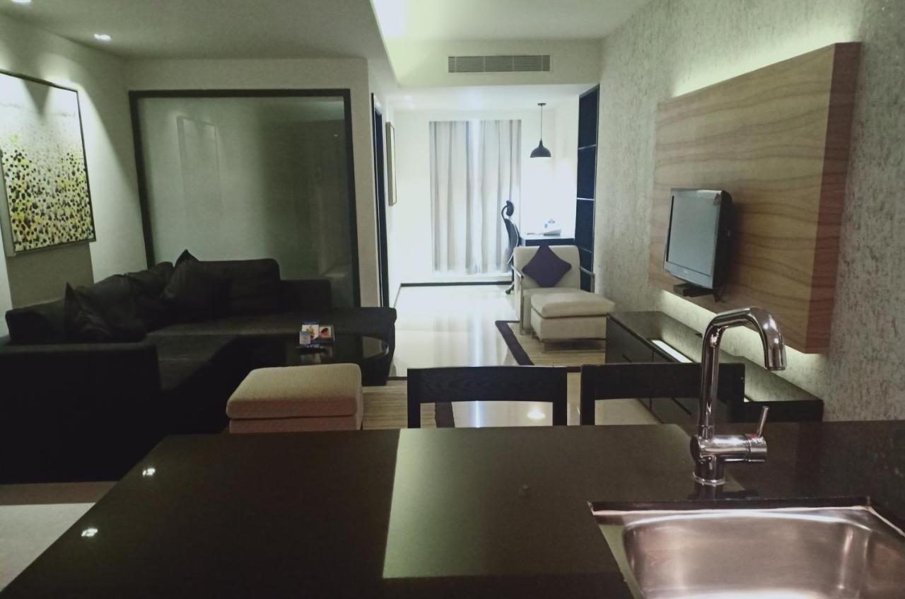 Davanam Sarovar Portico Suites Bangalore Exteriör bild